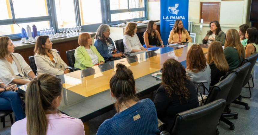 Presentaron programa para el desarrollo productivo y financiero de mujeres