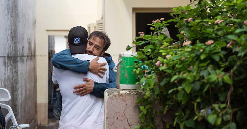 Temporal en Bahiacutea Blanca- encontraron con vida a las personas que estaban incomunicadas