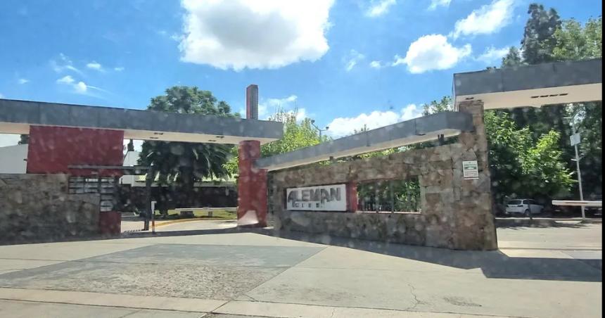 Poleacutemico rito de iniciacioacuten entre jugadores de hockey en un club de Mendoza 