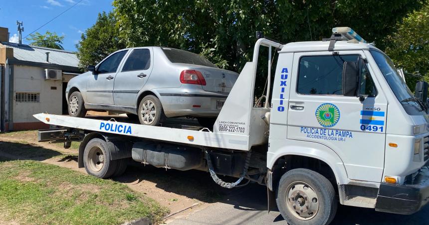 Irrumpieron armados y con pasamontantildeas en una casa- iquestDoacutende estaacute la droga