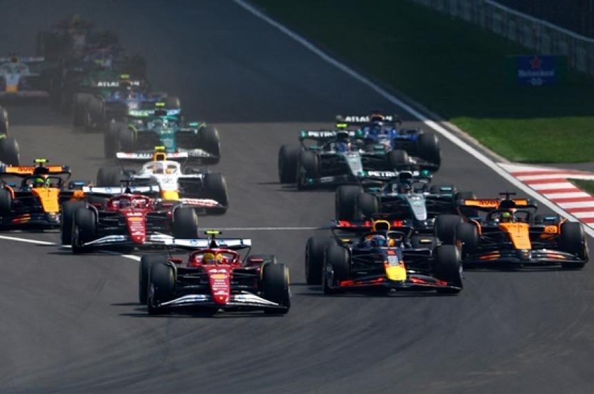 F1- Hamilton ganoacute la carrera Sprint en China y Piastri logroacute la pole