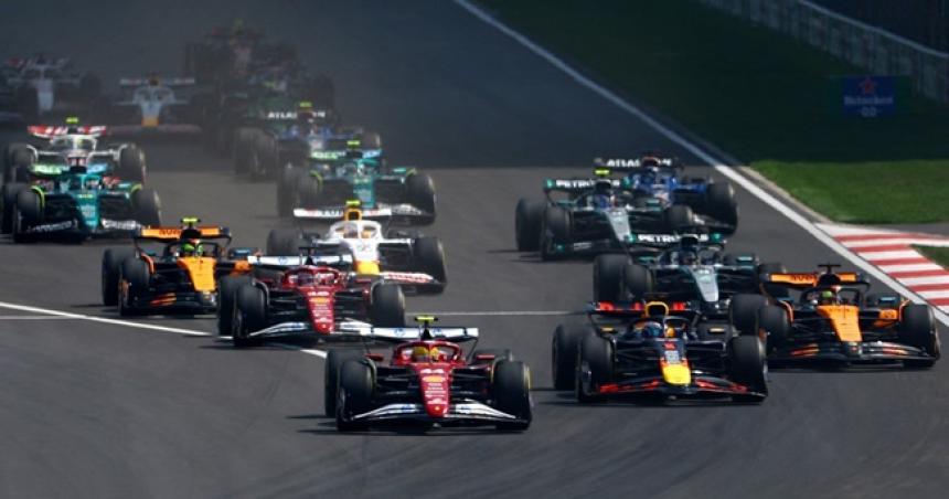 F1- Hamilton ganoacute la carrera Sprint en China y Piastri logroacute la pole