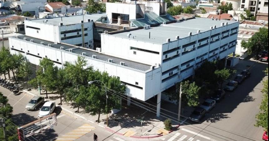 Condenan a un celador por abusar de un alumno